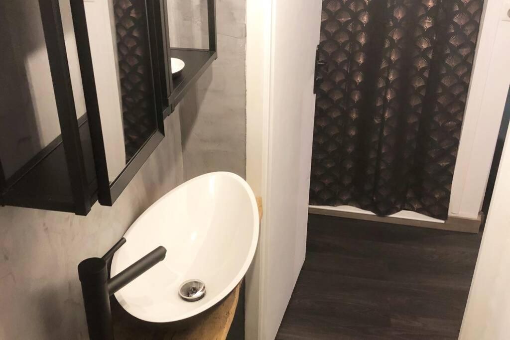 Appartement Cosy Proche De La Gare Сен-Жан-де-Морьен Экстерьер фото